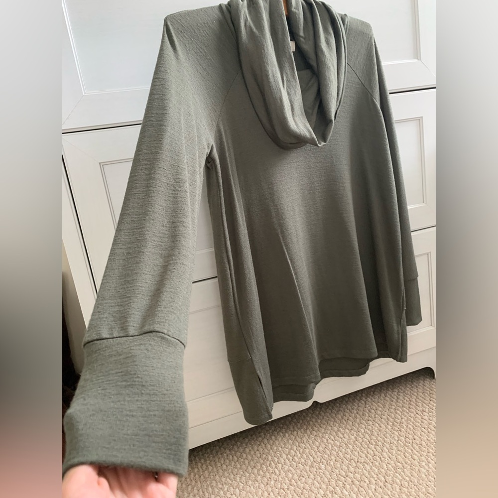 Cupio Flowy Knit Top